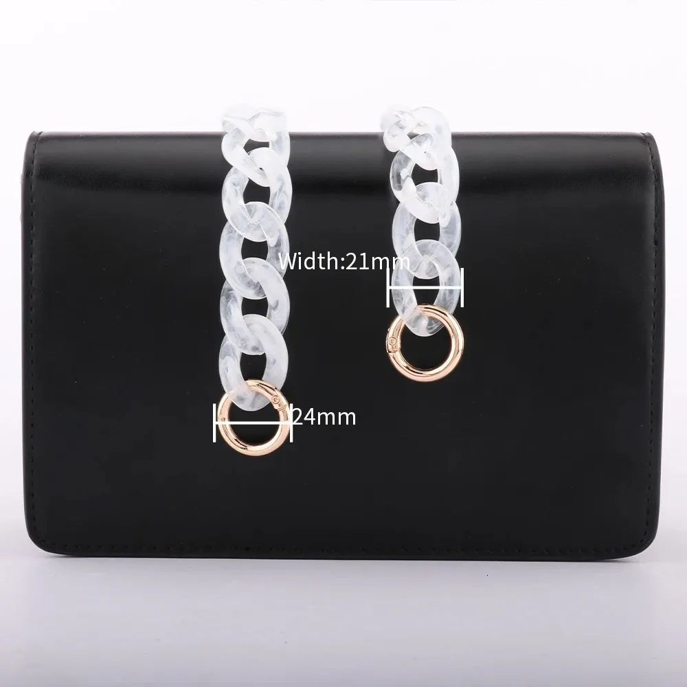 Borsa a tracolla trasformabile in resina acrilica con decorazione a catena spessa, tracolla in oro, accessori per borse 240809_voghion.com