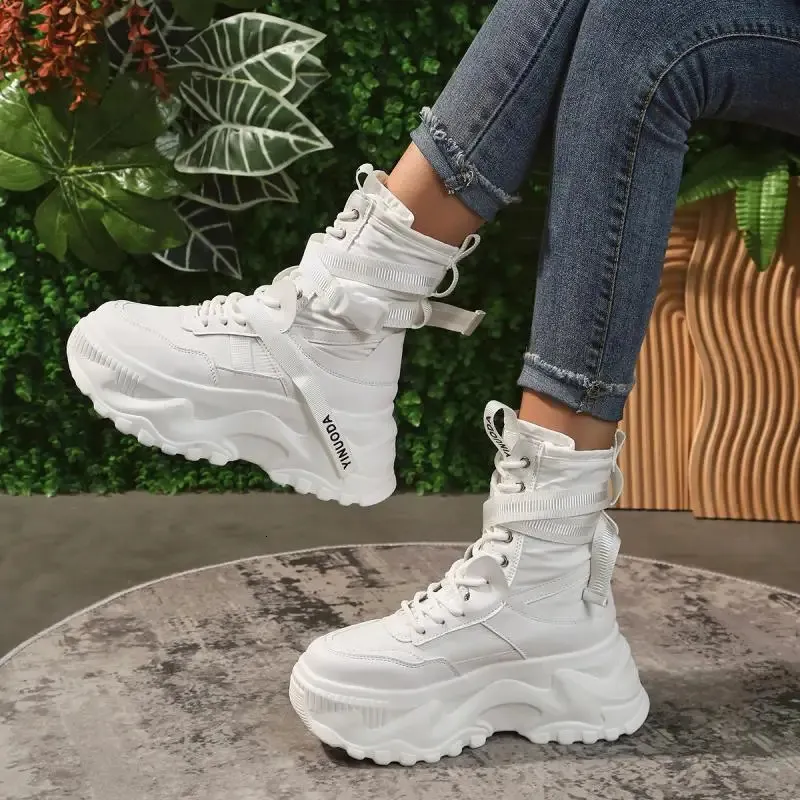 Bottines de moto blanches à plateforme épaisse pour femmes, chaussures vulcanisées à lacets et à boucle, à la mode, pour l'automne_voghion.com