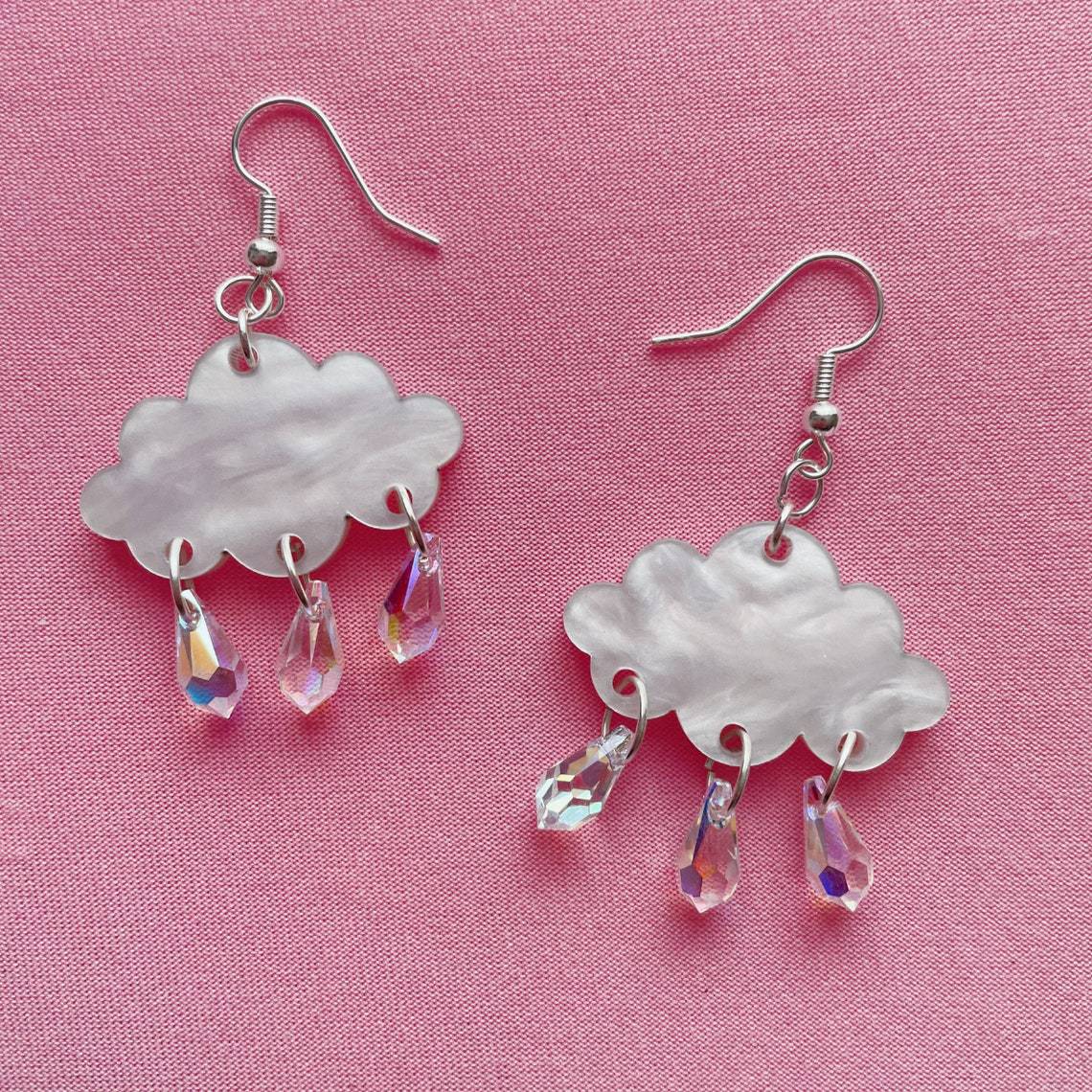 Earrings hot sale white cloud earrings raindrop-shaped crystal and five-pointed star pendant decoration exquisite jewelry_voghion.com