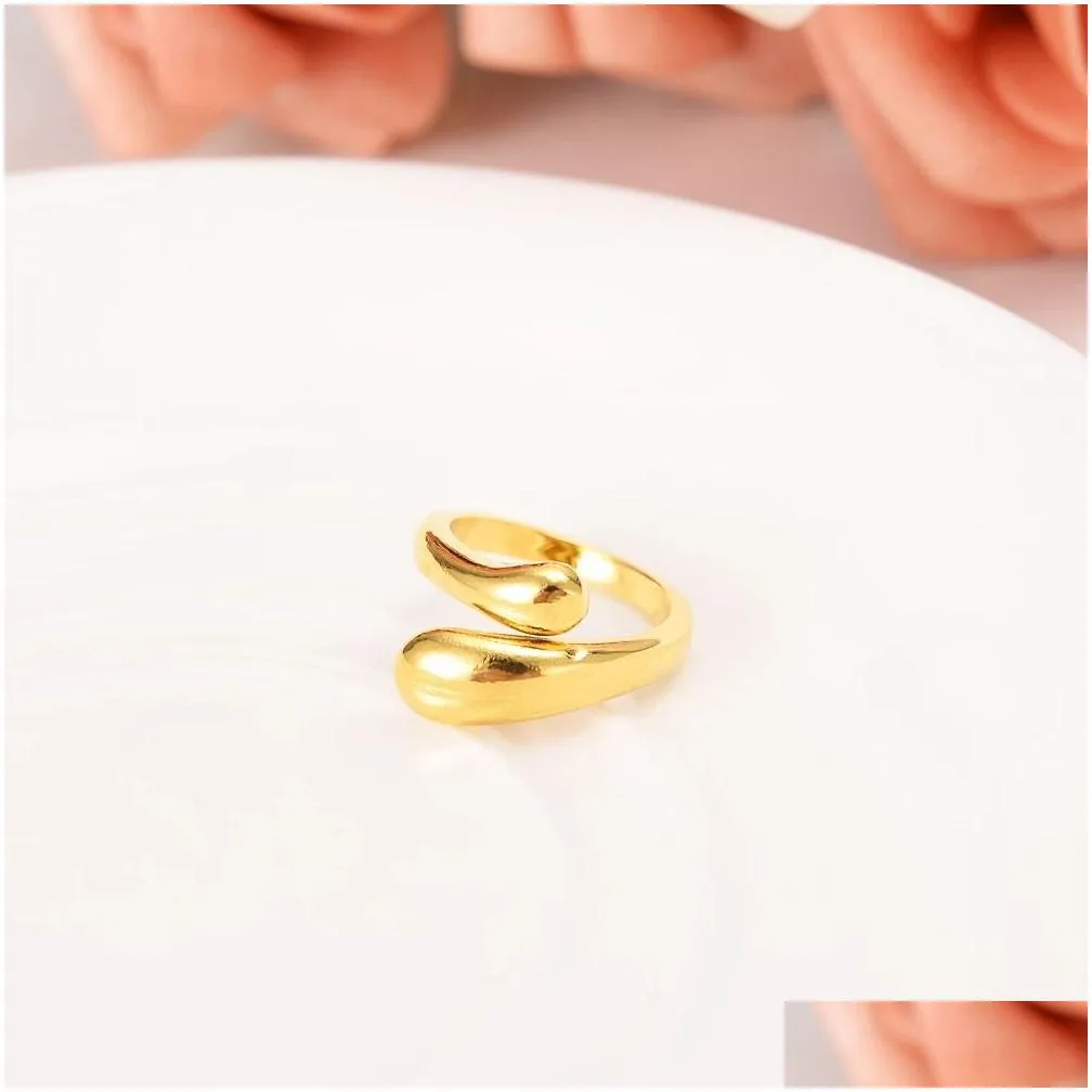 Set di gioielli a goccia in oro gold filled con pendente e orecchini_voghion.com