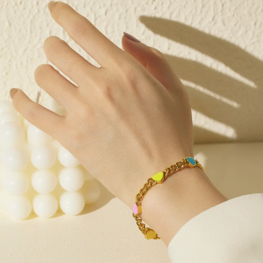 Bracciale a catena con ciondolo a cuore smaltato in titanio donna_voghion.com