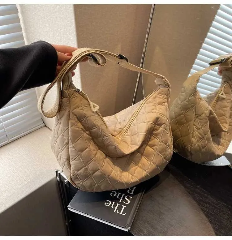 Sac à bandoulière rétro en nylon pour femmes, sac à main décontracté et étanche pour sans-abri, literie pour femmes, grande capacité, Y241123_voghion.com