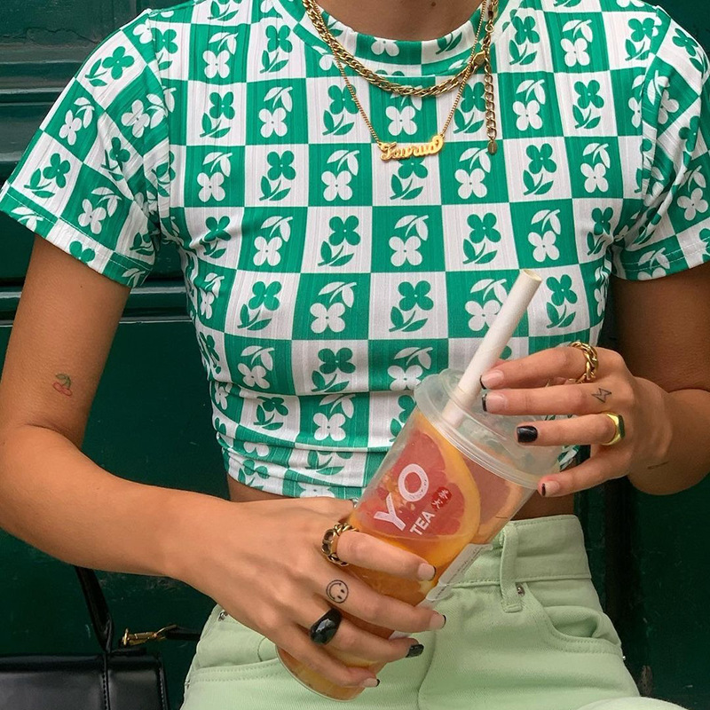 D21TP4722024 Summer New Contrast Printed Round Neck Pullover Short Sleeve Open Navel Casual Women's Top_voghion.com