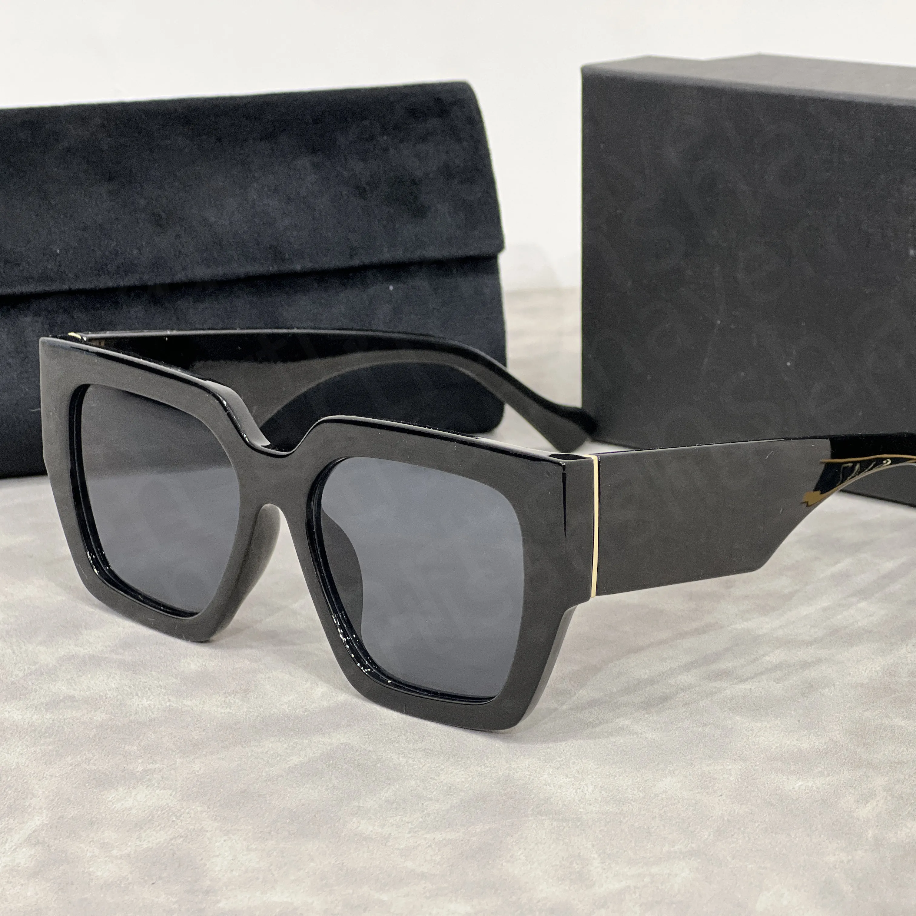 Prodotti disponibili resistenti ai graffi per il minimalismo. Donne di design alla moda Designer di occhiali da sole da uomo durevoli_voghion.com