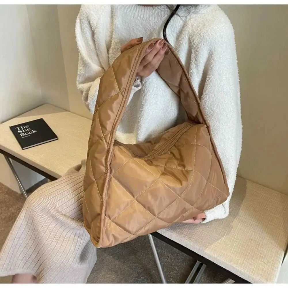 Bolso de hombro acolchado para mujer bolso puff de moda chic_voghion.com