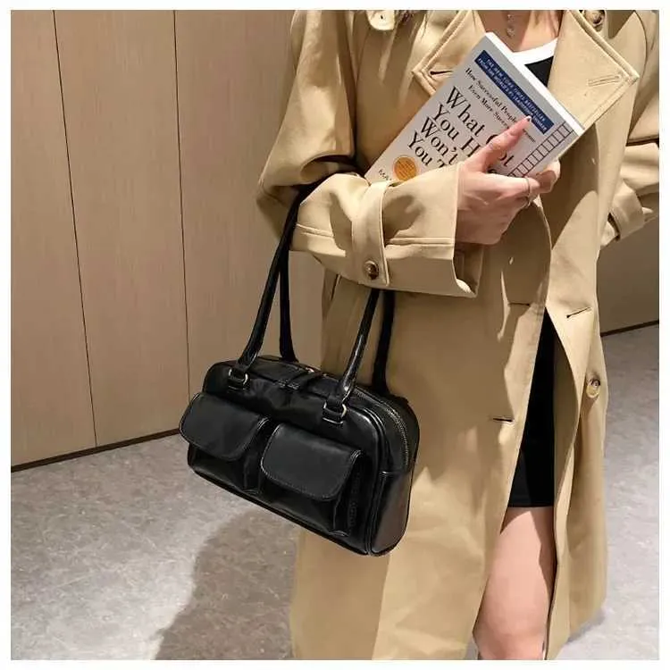 Rode retro schoudertas van lakleer voor dames satchel model_voghion.com