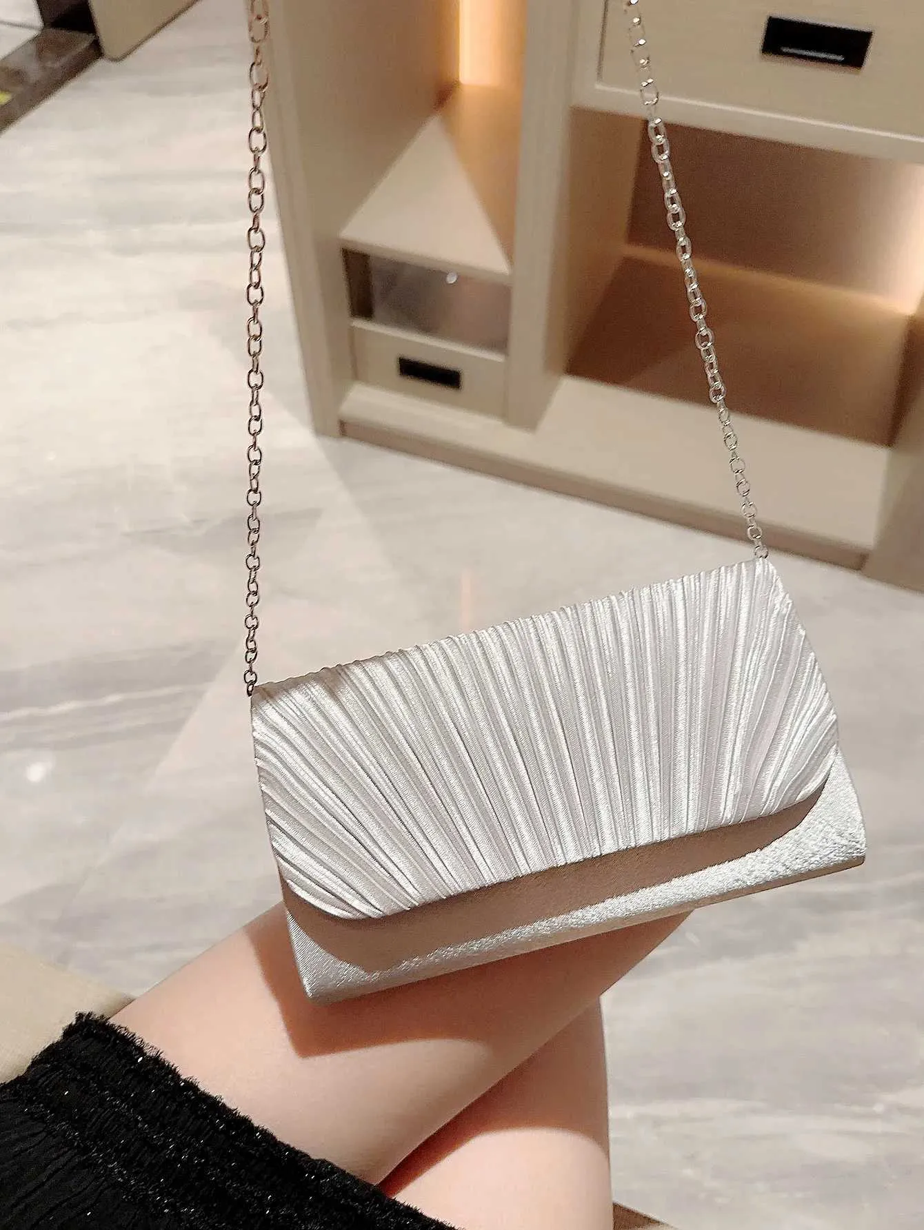 Damen elegant Satin Owendtasch Plisséiert Portemonnaie Formal Handtasche Party Ball Clutch mat Rhie Hochzäit Braut Y241019_voghion.com