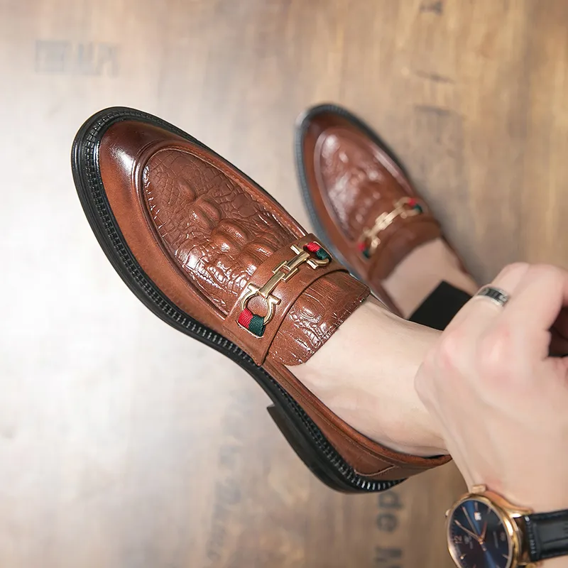 2023 nya män Casual Classic Designer Emed Läder Märke Bekväma Business Klänning Skor för män Loafers_voghion.com