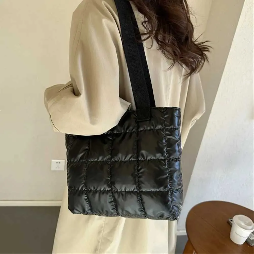 Kobiety Retro Osobowość Duża Pojemność Pikowane Torby Na Ramię Casual Jednolity Kolor Torebki Dół Bawełna Wyściełana Torba_voghion.com