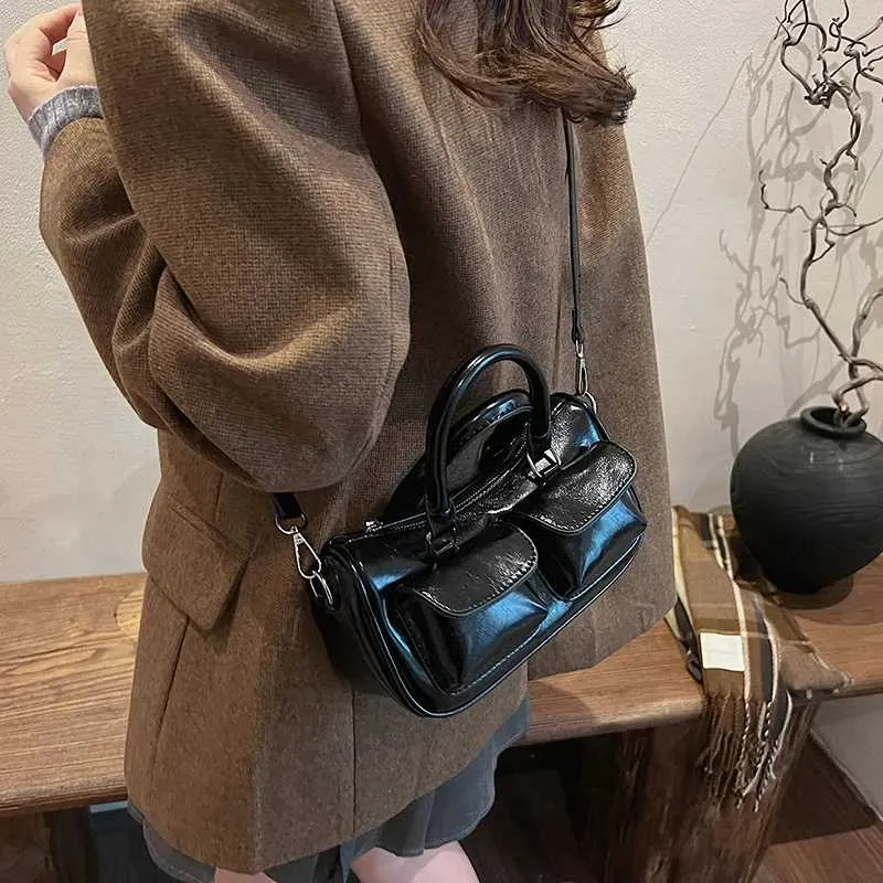 Ladies fashionable small handbag solid color PU retro mailman bag autumn and winter new style single shoulder crossbody_voghion.com