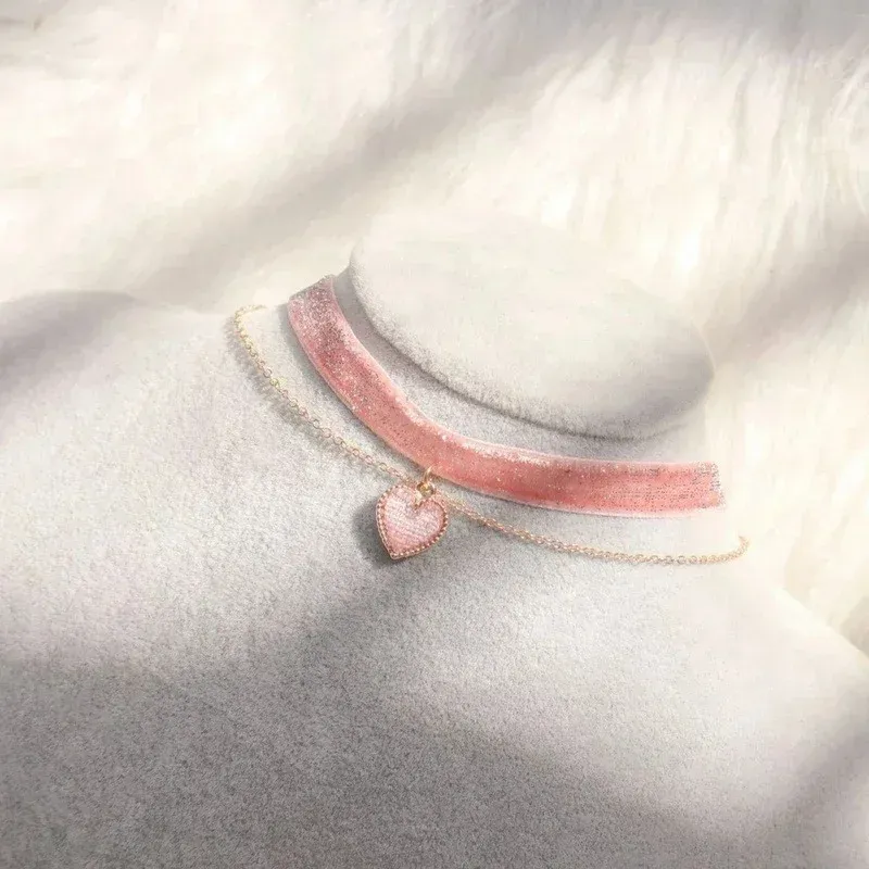 Girocollo cuore in velluto donna vintage elegante catena corta_voghion.com