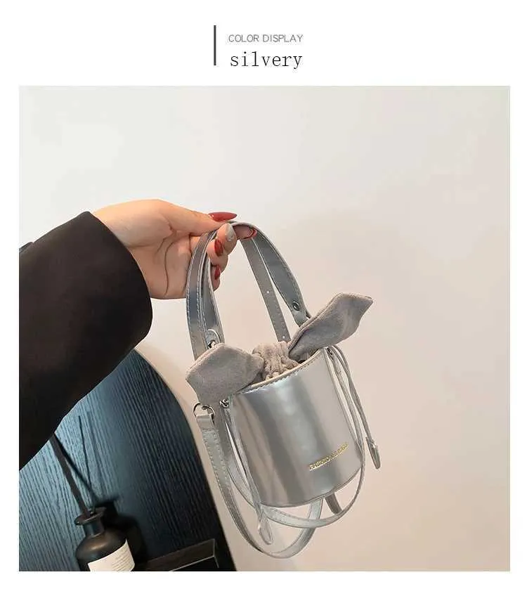 Mini Exquisite Weinrot Hochglanzlack Oberfläche Umhängetasche 2024 Neue Schleife Drstring Unterarm Taschen High Street Lippenstift_voghion.com