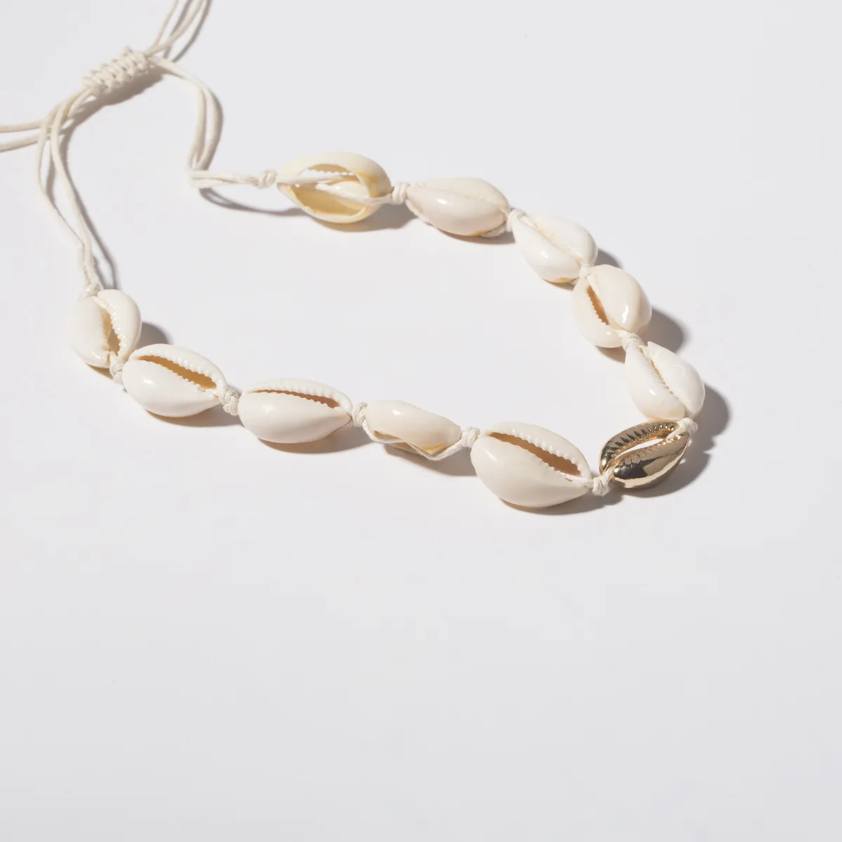 Collier ras du cou en coquillage pour femme, chaîne tendance, pour l'été, la plage, fait à la main, double couche de perles de rocaille, pendentif conque_voghion.com
