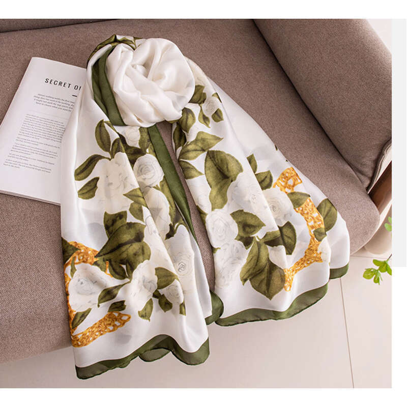 Nuova collezione primavera estate con lunghe strisce, un tocco di alta qualità, che imita gli scialli di seta, protezione solare e sciarpe versatili per le donne._voghion.com