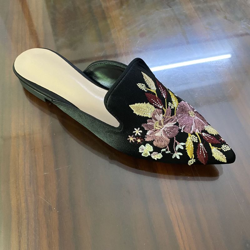 Chengmei Foot Anti slip Women's Single Embroidered wer Flat Bottom Pointed Muller Slippers Wrapped Head Outer Wearing_voghion.com