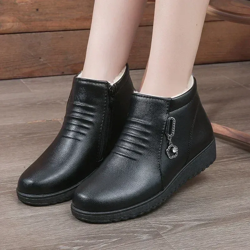 Fashion Women's Ankle Boots With Metal Decoration Side Zip Detail_voghion.com