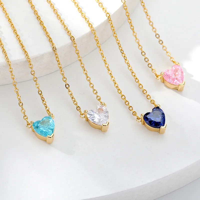 Collier pendentif cœur avec cristal coloré et chaîne dorée_voghion.com