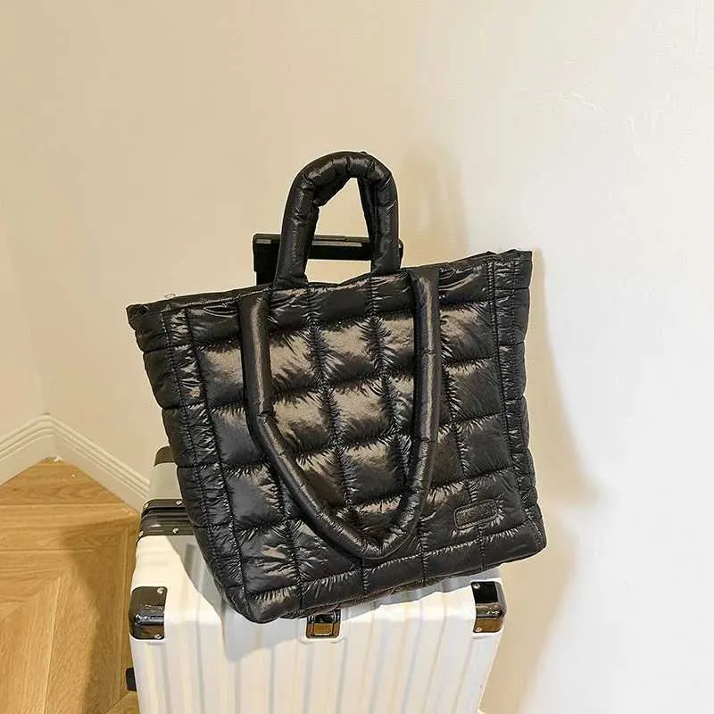 Geantă de umăr pufoasă de designer pentru femei, geantă de lenjerie de pat, bumbac cu puf, capacitate mare, geantă de cumpărături de iarnă Y241115_voghion.com