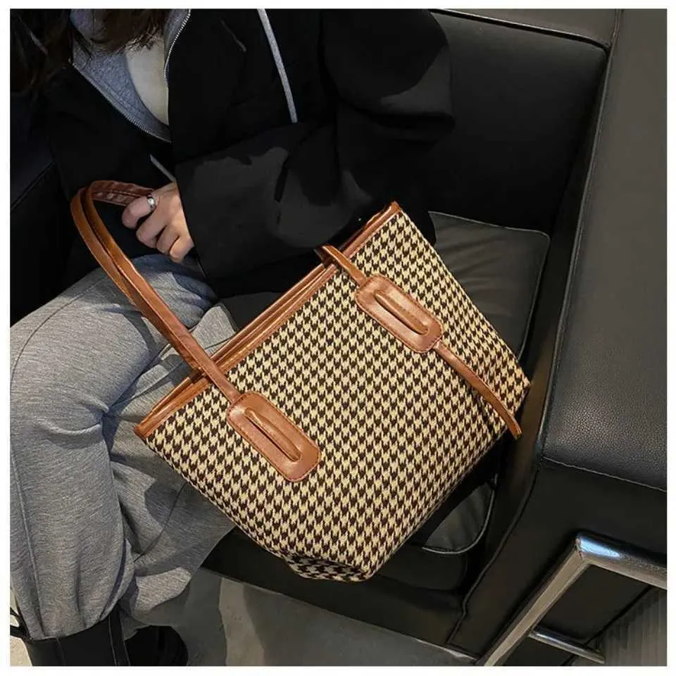 Fashionable Women's Shoulder Bag And Handbag In Houndstooth Style_voghion.com