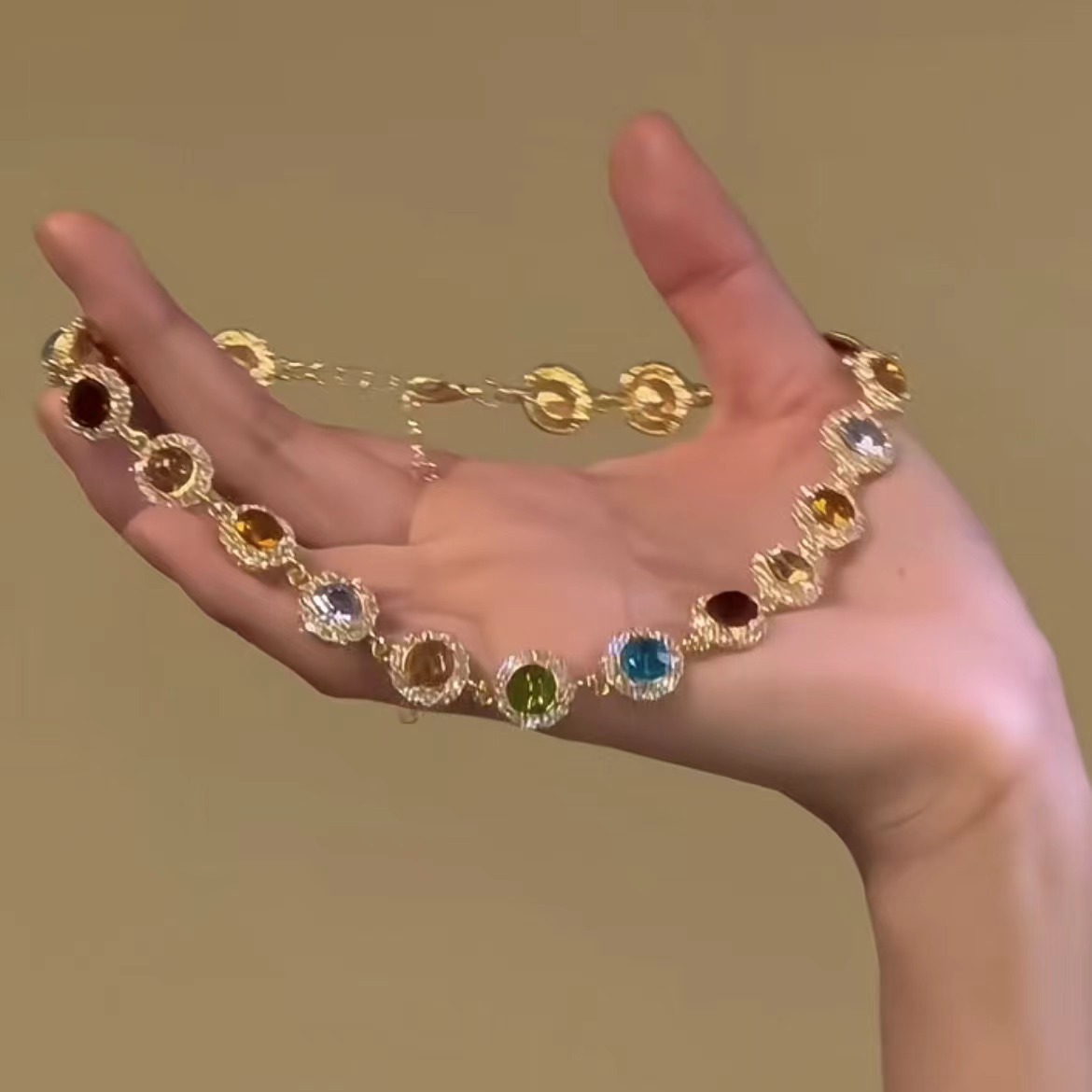 2024 New Colorful Haoshi Full Diamond Necklace, High End Versatile, Niche Summer Design, Light Luxury Fashion Necklace
