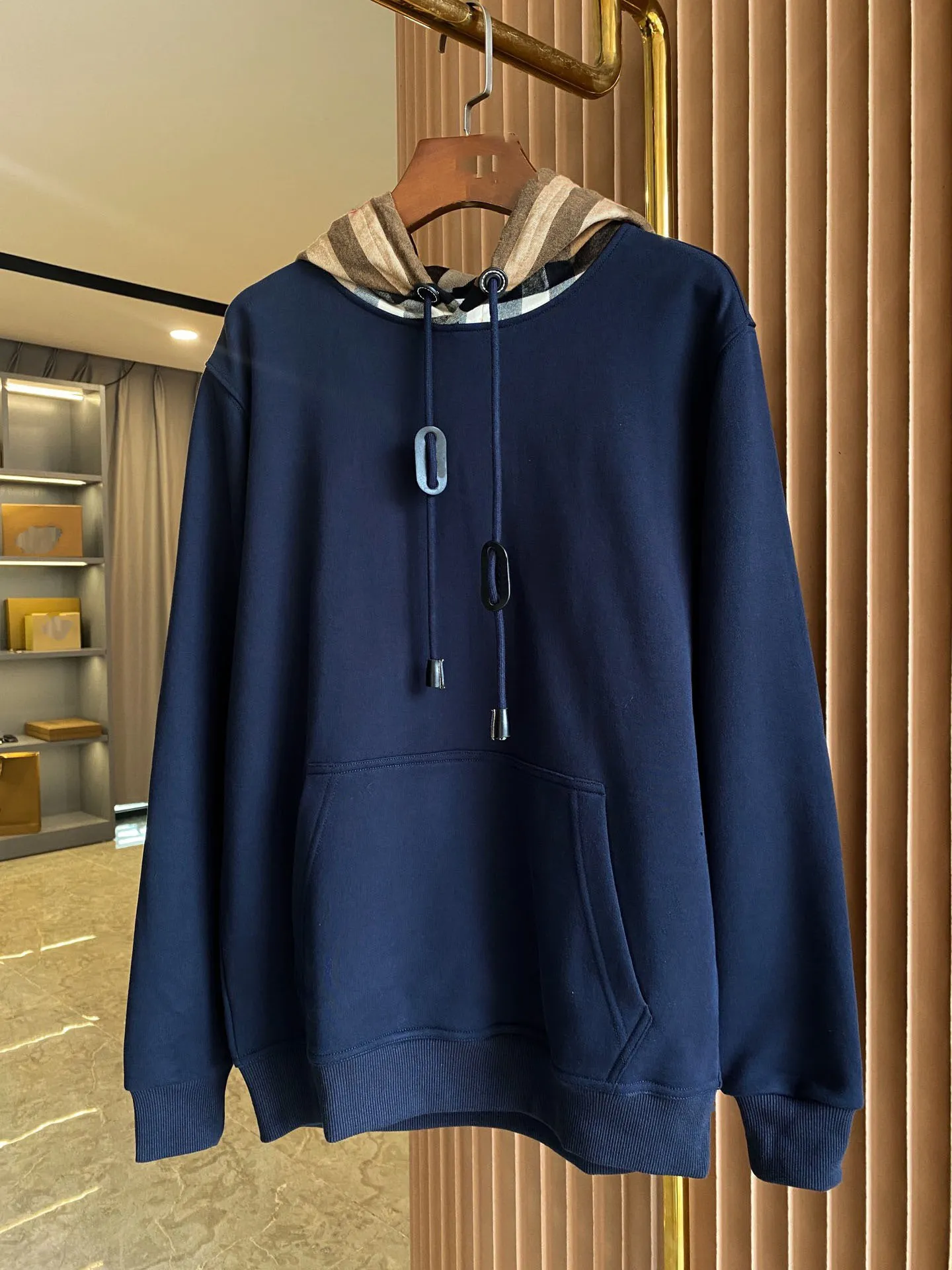 Moletom com capuz masculino clássico com letras 3D e capuz, estilo europeu e americano, com monograma, popular, feminino e feminino_voghion.com