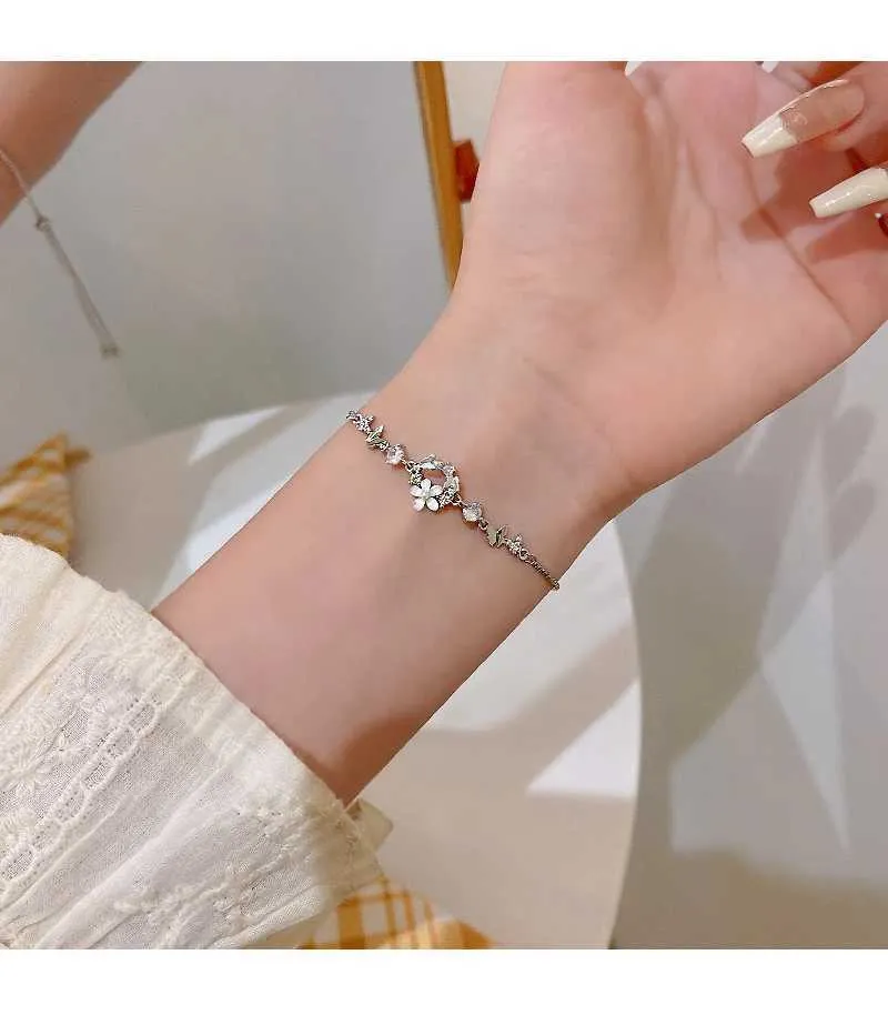Adjustable Butterfly Bangle With Zircon And Rhinestones For Women_voghion.com