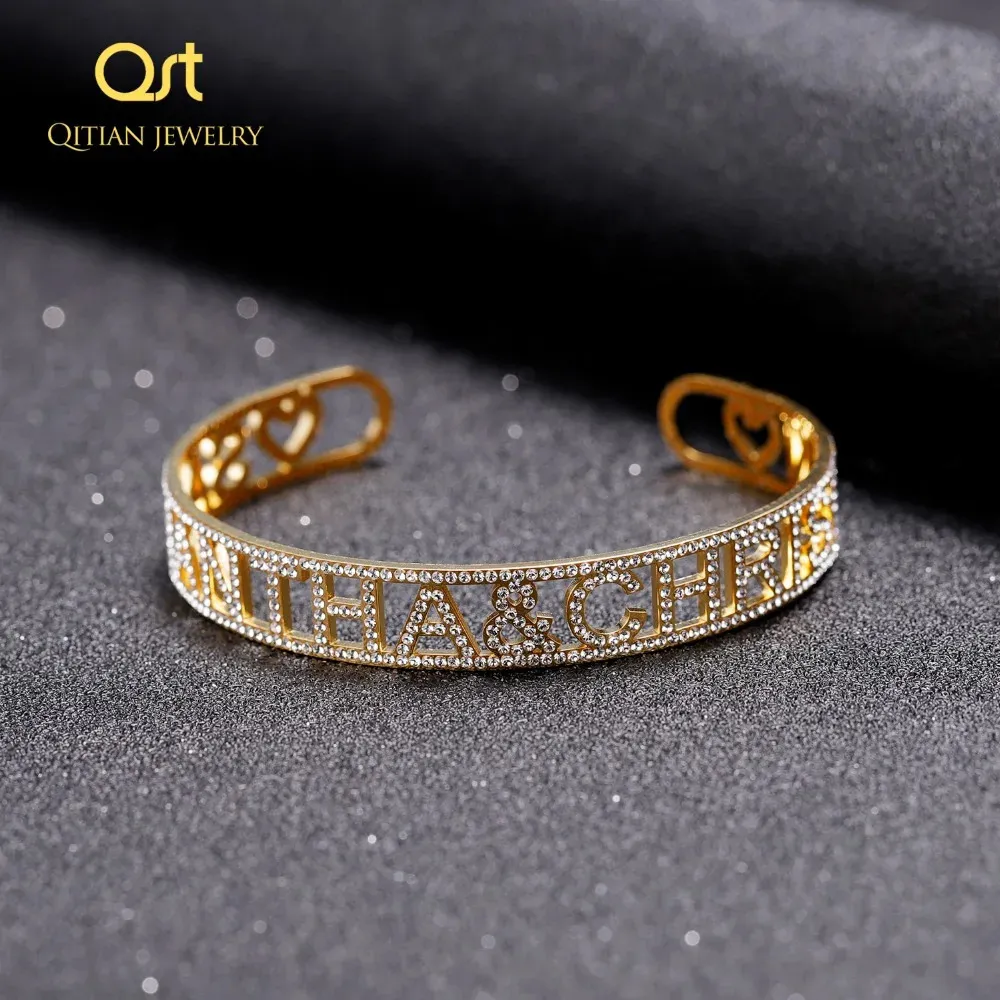 Bracelet en acier inoxydable avec nom personnalisé et plaque signalétique pour amoureux de la famille, bracelet ajustable 240507_voghion.com