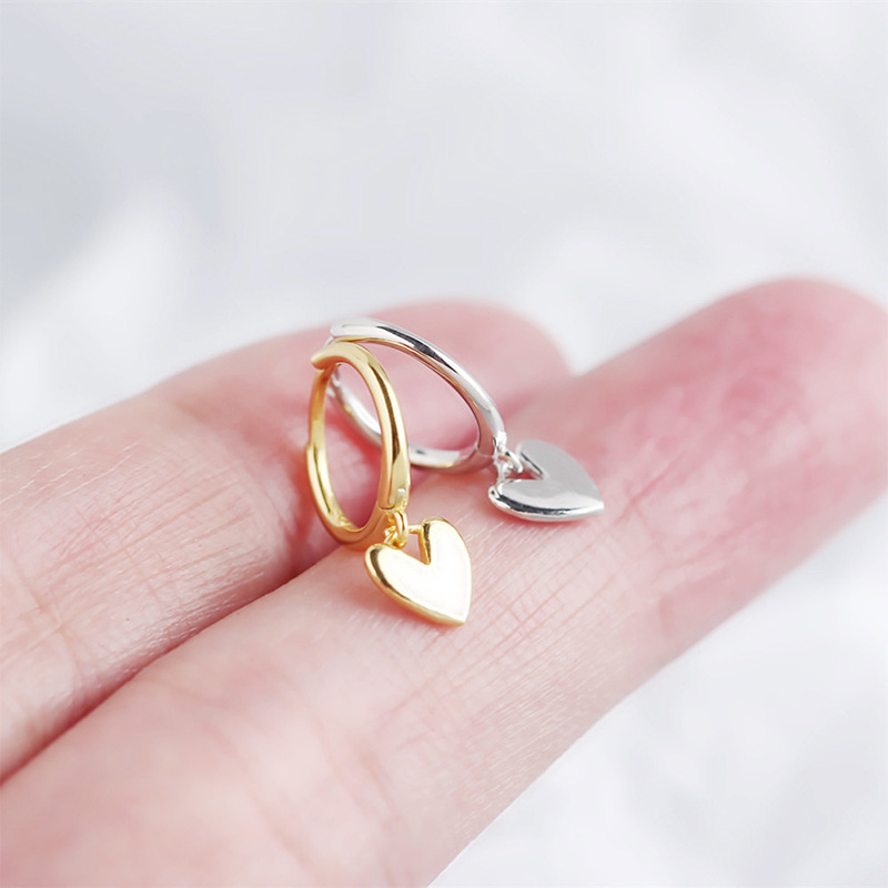 S Donna Instagram Style Edizione coreana Smooth Peach Heart Ear Buckles Super Immortal Piccoli orecchini in argento fresco_voghion.com