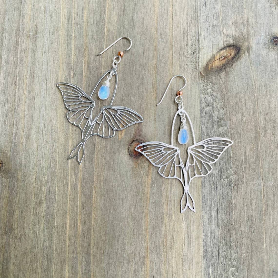 Orecchini in pietra di luna con fata stella farfalla bellissimi_voghion.com