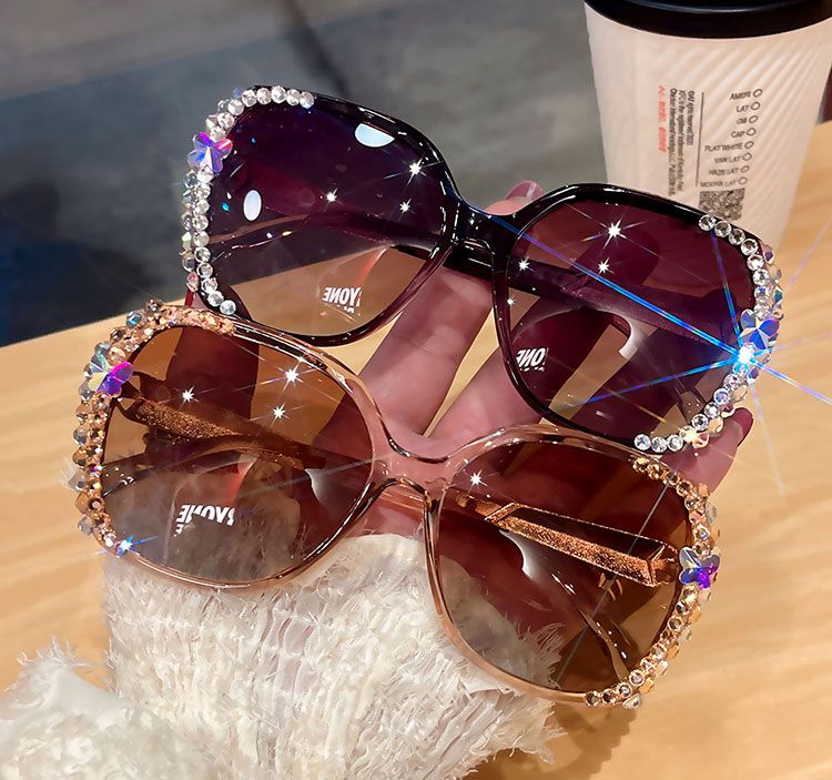 Occhiali da sole donna polarizzati anti uv con strass alla moda_voghion.com