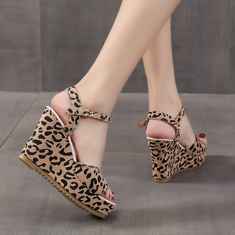 Sandali con zeppa e plateau leoparati da donna con lacci_voghion.com