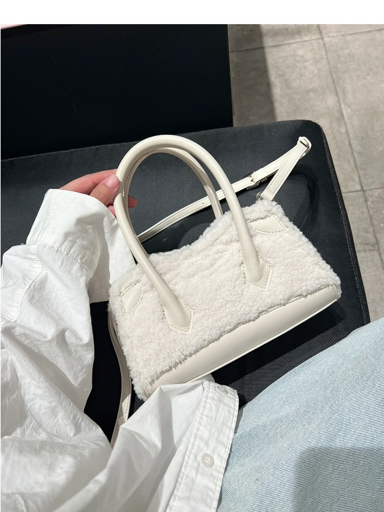 Borsa a tracolla versatile in stile agnello da motociclista autunno/inverno 2024 Zhao Lusi, nuova borsa_voghion.com