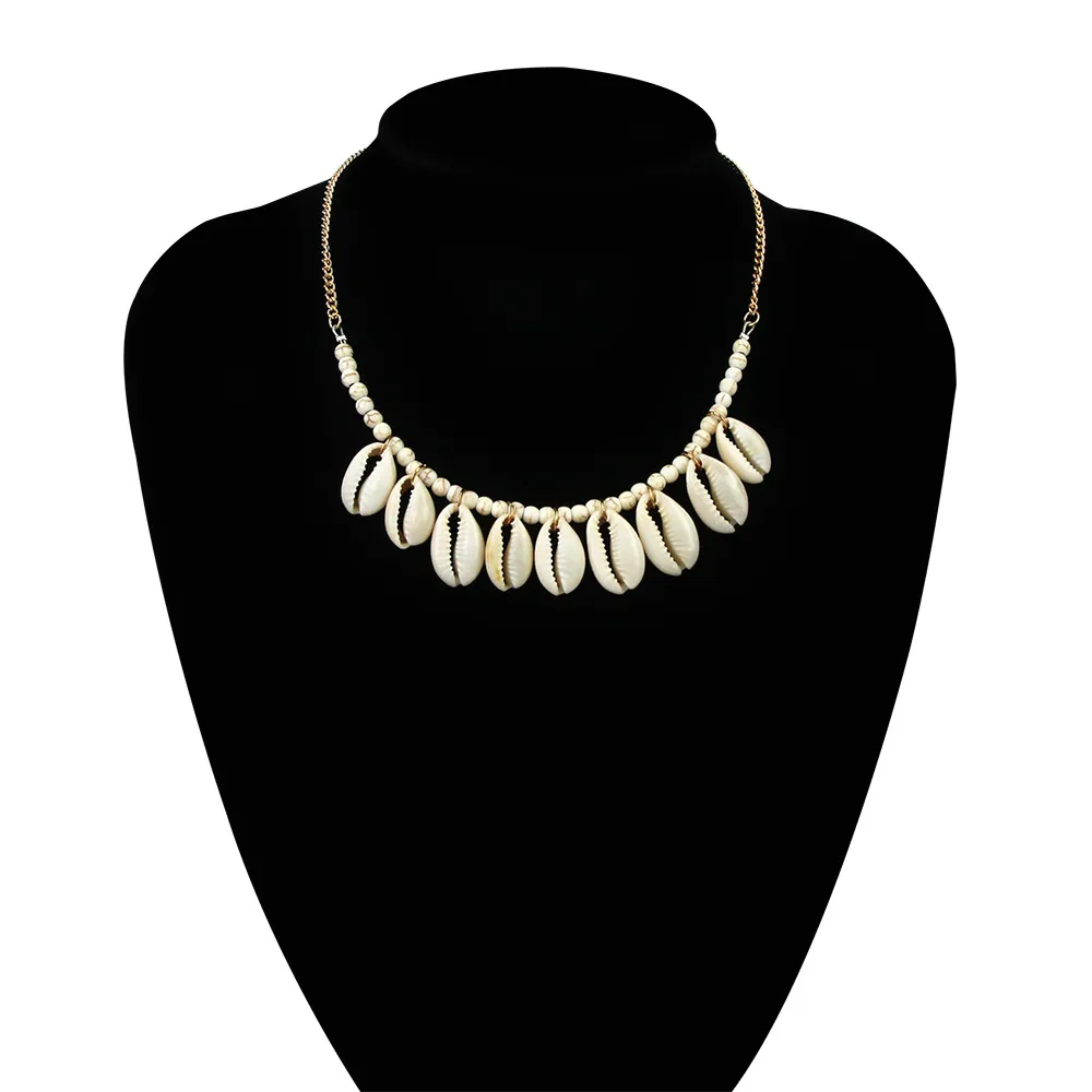 Collier pendentif bohème en coquillages naturels et perles_voghion.com