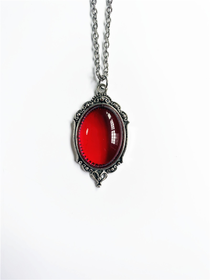 Colliers Collier vintage en cristal de quartz rouge et noir_voghion.com