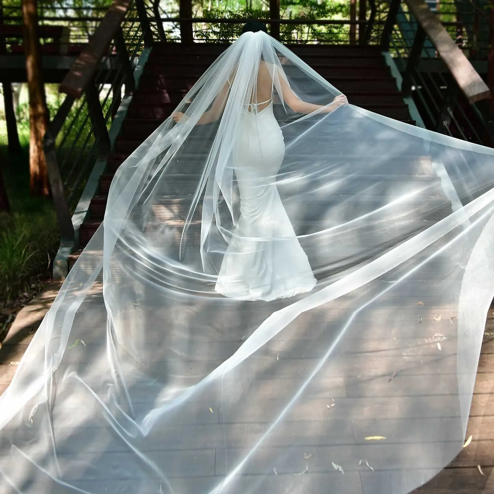 Gioielli per capelli M92 Velo lungo con pettine Velo da sposa semplice a cattedrale, 1 strato, bordo tagliato, tulle morbido trasparente, 120 pollici di larghezza_voghion.com