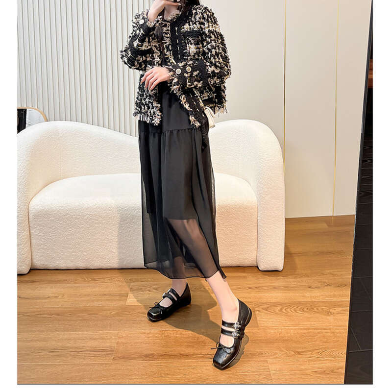 Balerini Mary Jane, cu fundă plată și picioare mici, la începutul primăverii 2024_voghion.com