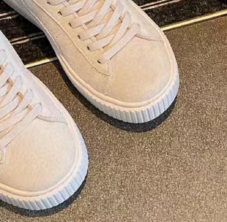 Pantofi de damă Putian Rihanna Board 2024 Primăvara Nouă Coreeană cu Fund Plat Casual La Modă Verișoară Același Stil_voghion.com