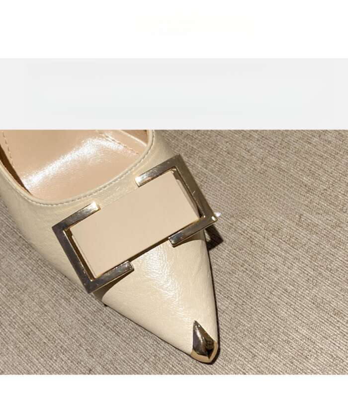Zapatos puntiagudos sencillos 2025 Nuevo temperamento Hebilla de metal Zapatos de hada para mujer_voghion.com