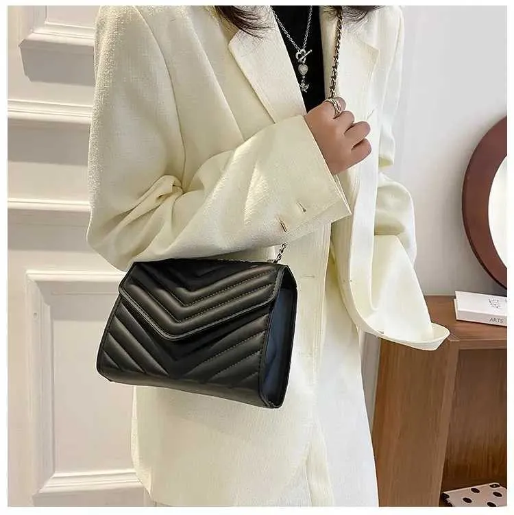 Retro Style Women's Small Crossbody Bag And Shoulder Bag Set_voghion.com