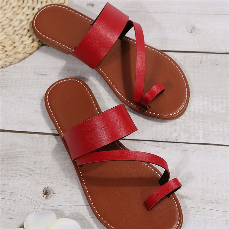 Infradito da donna con punta oversize e fondo piatto, con tacco piatto e sandali da spiaggia sulla parte esterna dello slip_voghion.com
