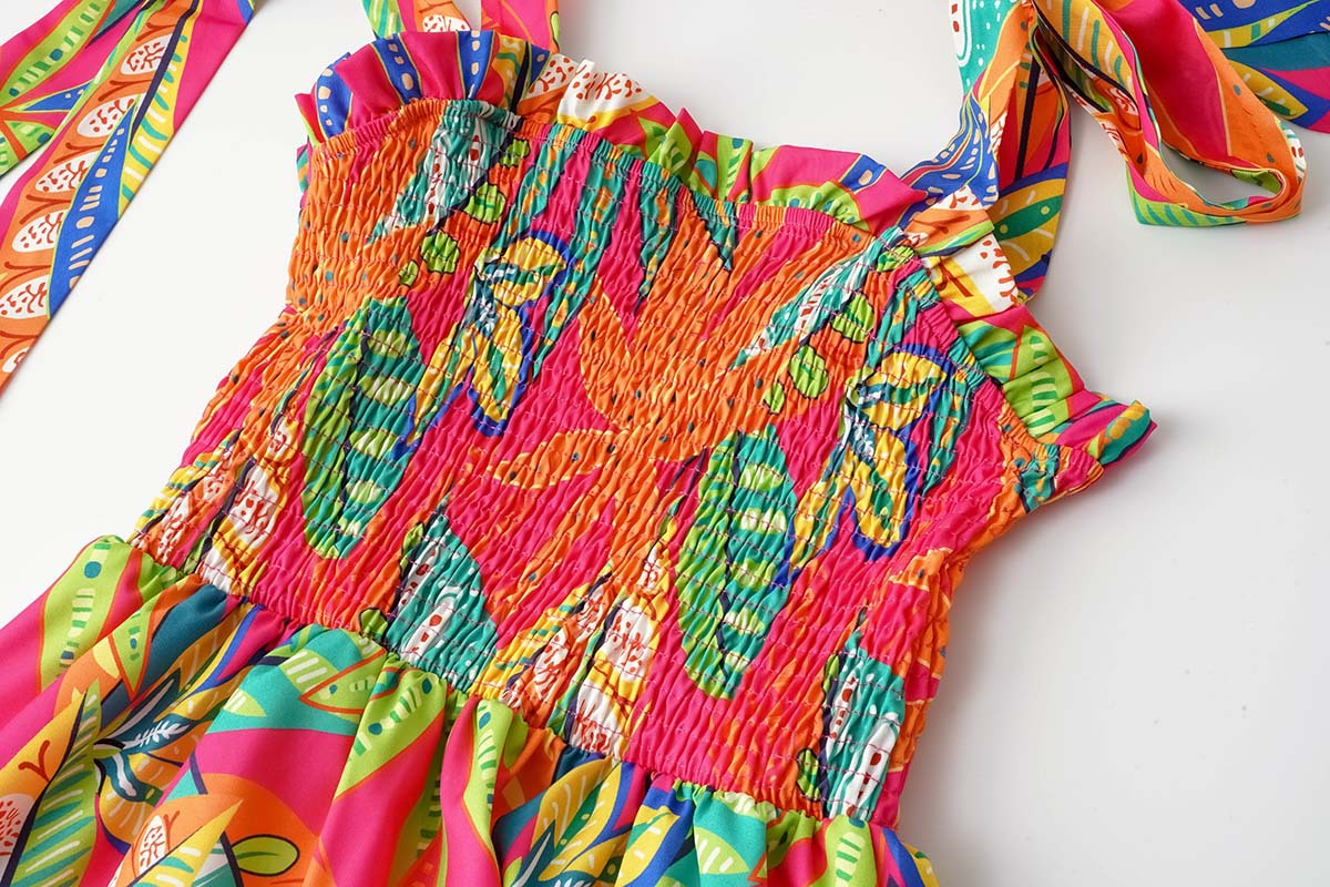 Damenkleid „2024 Summer“ mit Blattmuster und Wickeldesign und Bindeband_voghion.com