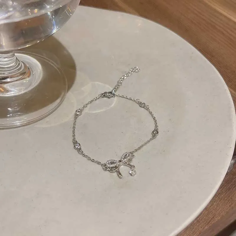 Bracciale regolabile con fiocco in strass per donna gioiello_voghion.com