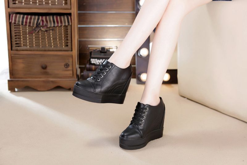 2024 Herbst Neue dicke Unterseite Casual Sports Student mit Höhenerhöhung Damenschuhe_voghion.com