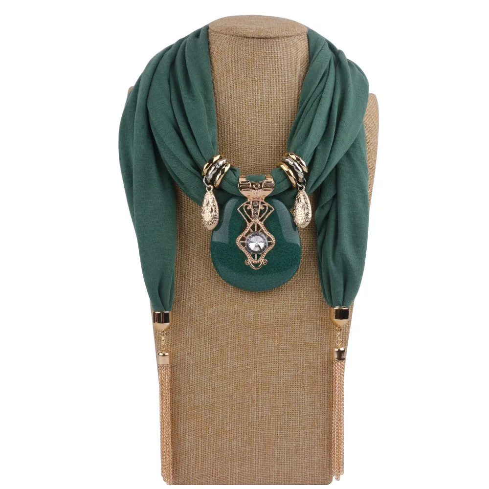 Large Horse Resin Jewelry Necklace Yiwu Pendant Solid Color Tassel Scarf_voghion.com