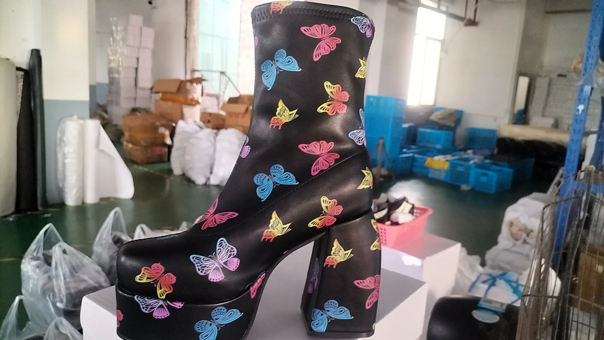 Bottines de créateur pour femme de marque, plateforme épaisse, bottes de cowboy bleues, chaussures solides en PU pour femmes, nouvelles chaussures sexy à talons hauts de 10 cm_voghion.com