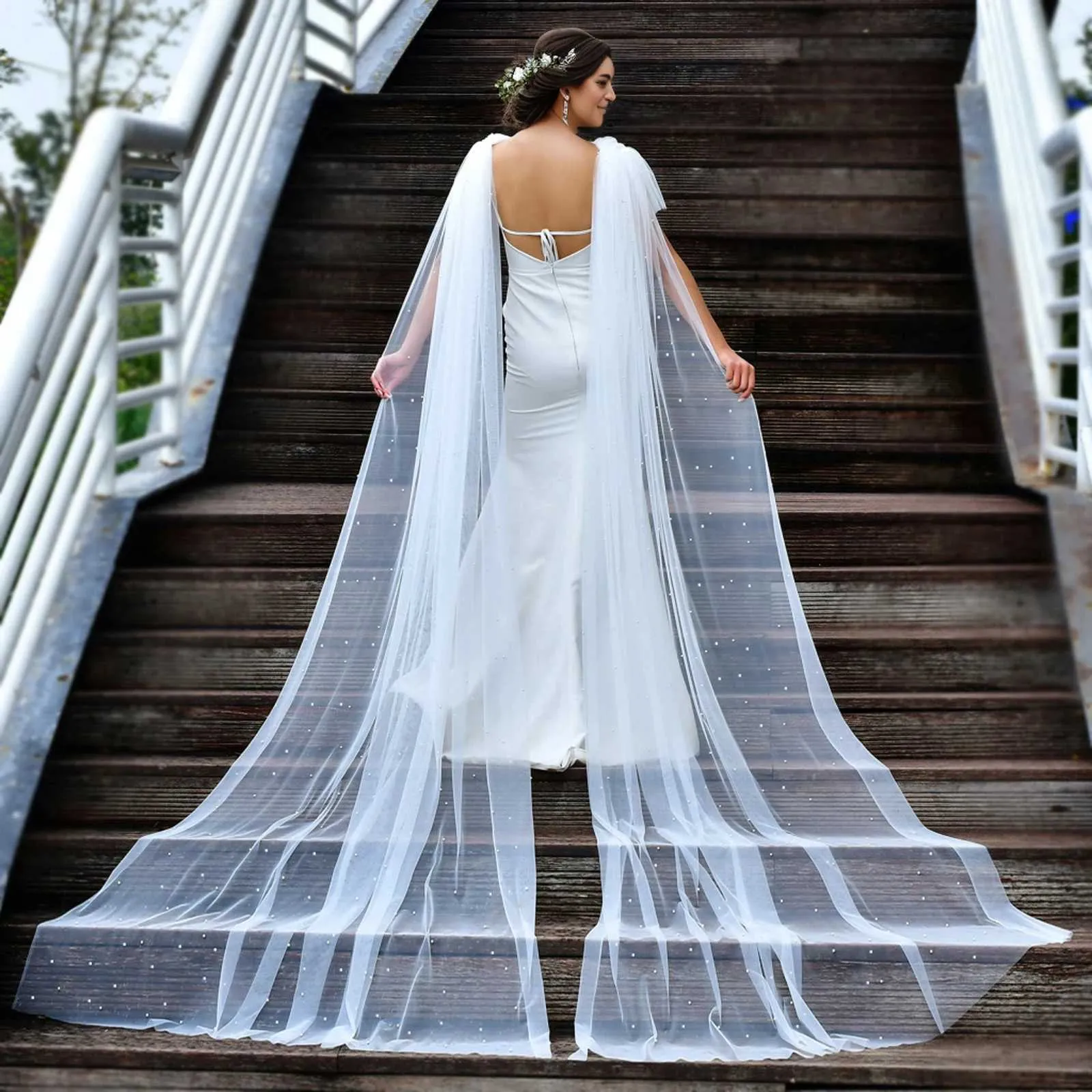 Haarsieraden MZB22 Elegante bruidssluier met vleugels Sexy haltercape met parels Trouwmantel Bolero Plus-size damesfeest_voghion.com