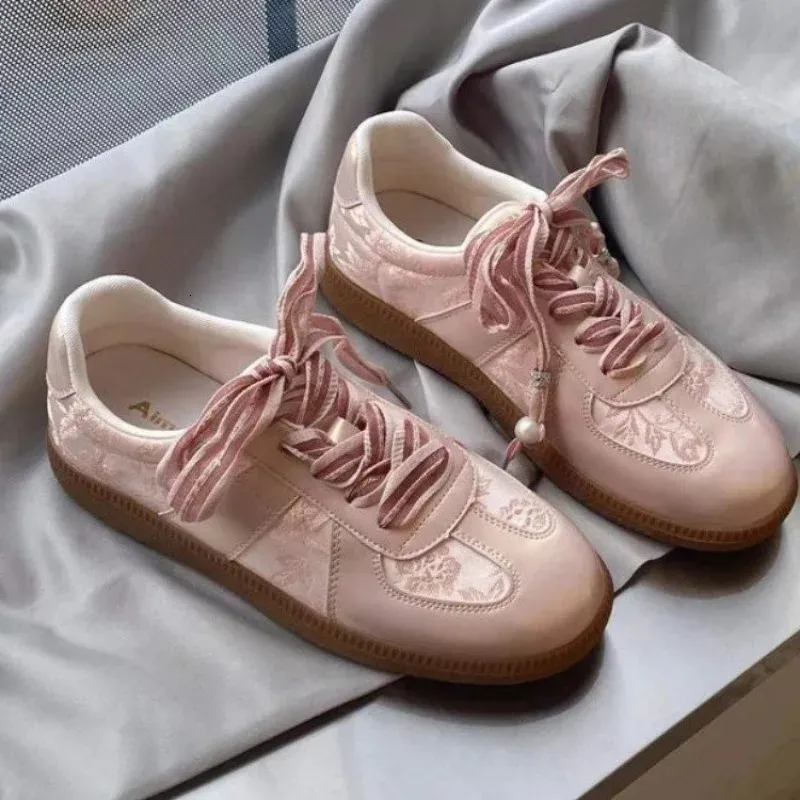 Size 35-40 Real LeatherSatin Surface Women Casual Sneakers Breath Tennis Athletic Flats Low Heels Lace-Up Spring Hike_voghion.com