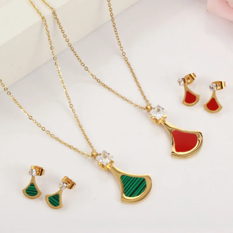 Collane con ciondolo Collana e orecchini geometrici Set gioielli in acciaio inossidabile per donne Triangolo di cristallo Moda rossa_voghion.com