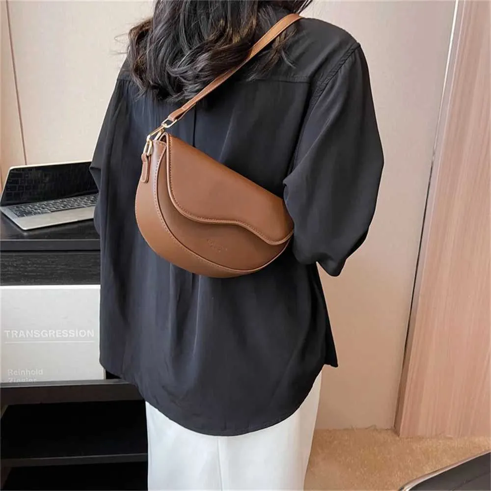 Womens Crossbody Shoulder Bag Solid Colour Pu Leather Wide Strap_voghion.com
