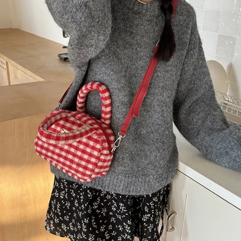 Xiuya Vintage Süße Handtasche für Damen Rot Kariert Buchstaben Weiche Kawaii Crossbody Herbst Winter Schultertasche 240816_voghion.com